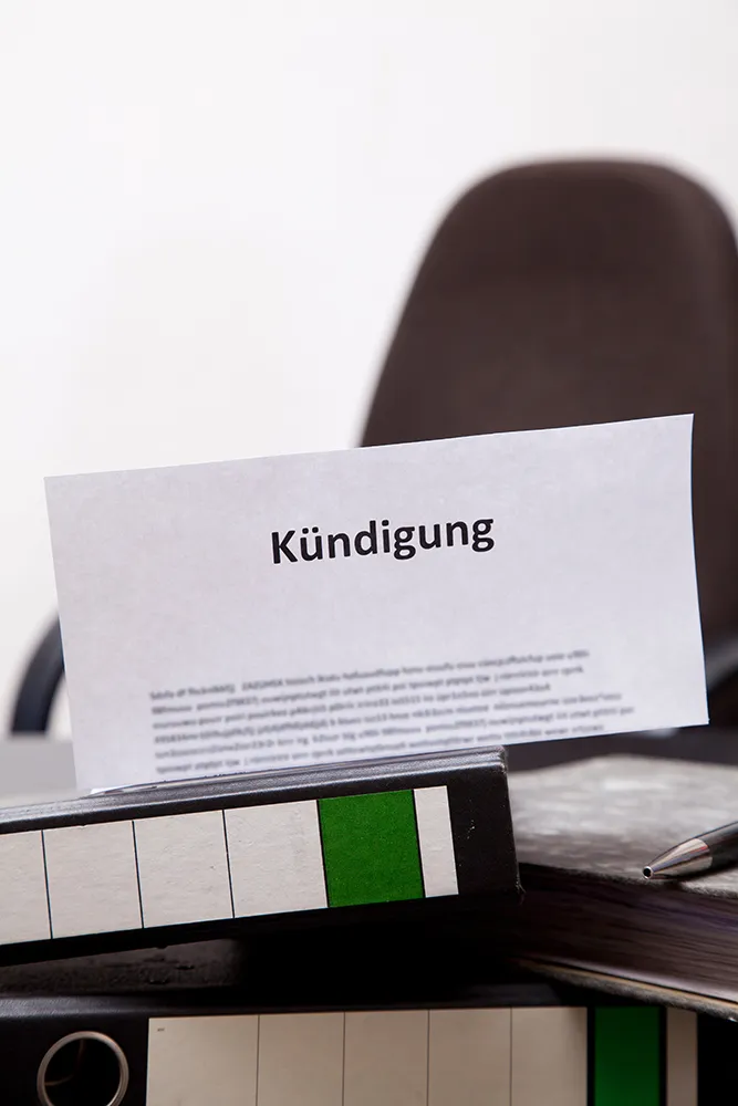 Rechtsanwalt Kahl aus Neubrandenburg unterstützt sie bei einer Klage gegen Ihre Kündigung oder Entlassung.